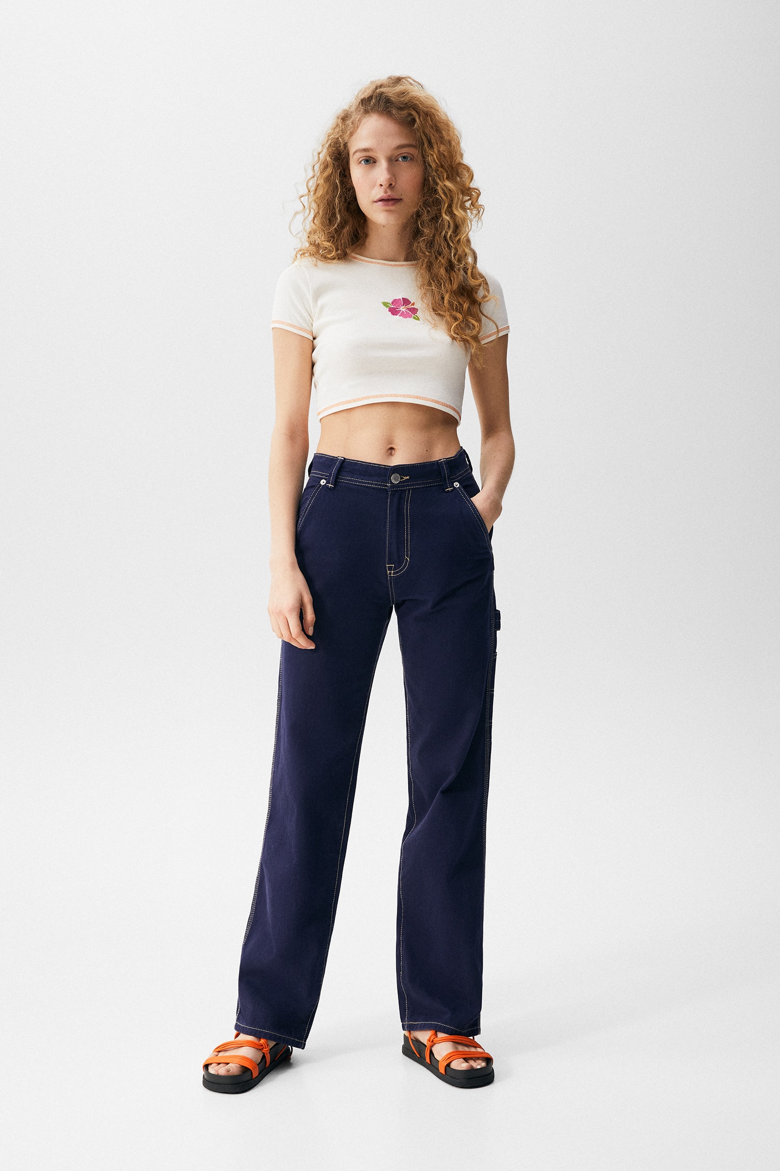 Cropped Short Sleeve T-shirt With Embroidered Detail - تصویر 4
